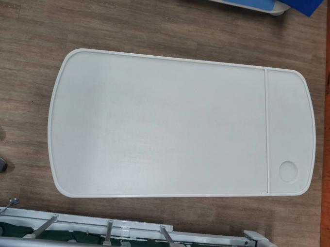 プラスチックにベッドの病院のテーブル上のベッドのテーブルの上に90X34.5cmをダイニング テーブル 0