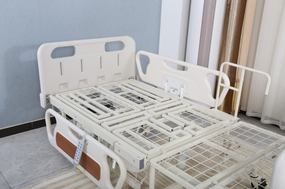 ホワイト 調整可能な電気 多機能看護ベッド 病院用 2090*1020mm
