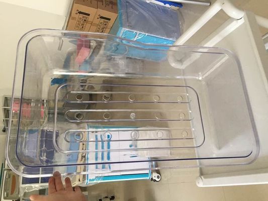 赤ん坊のためのまぐさ桶の付属品の病院の赤ん坊の洗面器の透明な材料