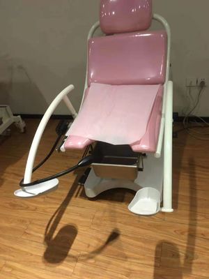 Obstetricテーブルの調節可能な婦人科の検査のベッド電気配達ベッド