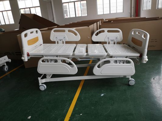 3つの不安定な手動患者ICUの心配のベッドPPの側面は小児科の手動病院用ベッドを柵で囲む