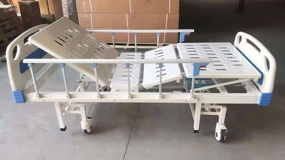 2つのクランクの病院の手動忍耐強いベッドの鋼鉄はプラスチック フレームに吹きかける